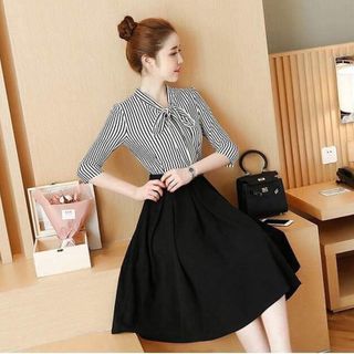 Đầm Xòe Công Sở Sọc Đen Thắt Nơ