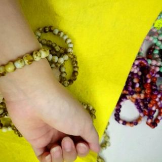 chuỗi đeo tay phong thủy 8li Màu mới Giá sỉ 6k/1 chuỗi