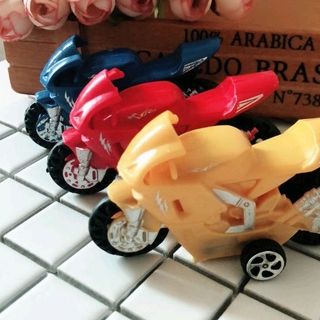 xe đồ chơi trẻ em nhiều màu