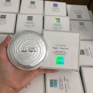 Phấn phủ Geo trắng mịn màng lâu trôi