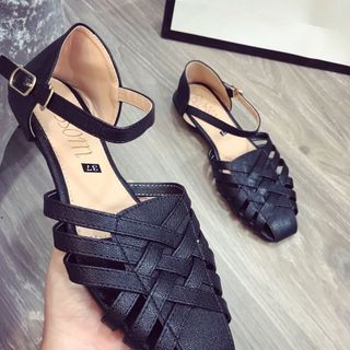 Giày sandal roi