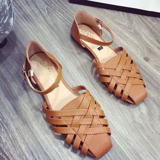 Giày sandal roi