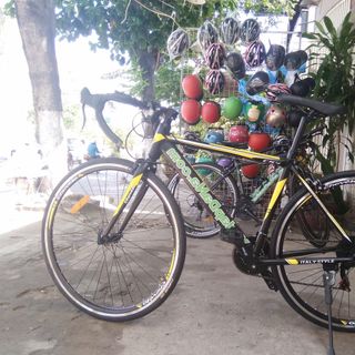 xe đạp đua chevelo màu vàng đen