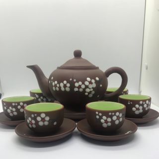 BỘ ẤM CHÉN BÁT TRÀNG - Vẽ mai trắng sản phẩm được làm từ đất nâu