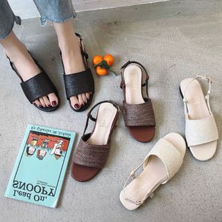 Sandal cói