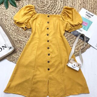 Váy nút Kine cổ vuông tay bồng