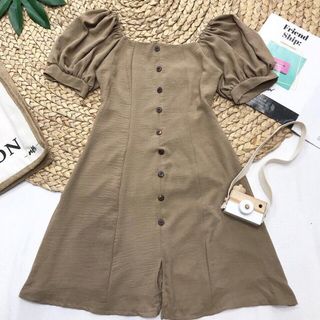 Váy nút Kine cổ vuông tay bồng