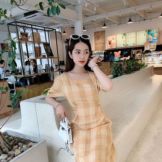 ĐẦM CARO CỔ VUÔNG