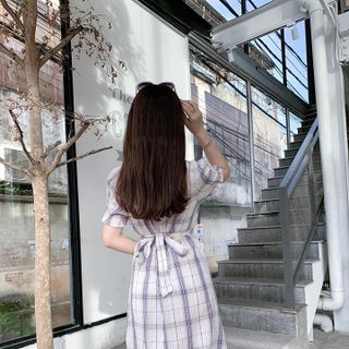 ĐẦM CARO CỔ VUÔNG