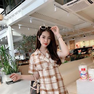 ĐẦM CARO CỔ VEST CÀI NÚT