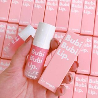 Tẩy tế bào chết môi sủi bọt