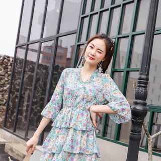 Đầm tầng xoè tay loe