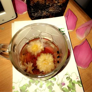 TRÀ GẠO LỨT MIX HOA CÚC LÁ SEN
