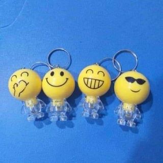 Móc khóa emoji có đèn nháy