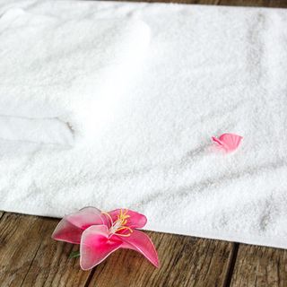 Khăn quấn tóc lau đầu trắng xuất dư