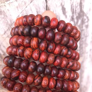 Vòng tay kiểu hạt nút