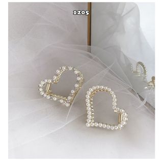 Kẹp tóc ngọc trai đính kim cương