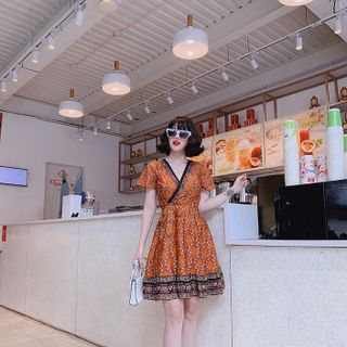 ĐẦM HOA VIỀN CỔ