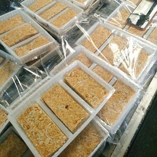 Bánh cáy kẹo lạc đặc sản thái bình