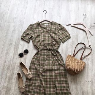ĐẦM KẺ CỔ VEST