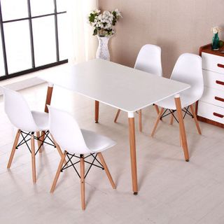 Ghế Eames chân gỗ