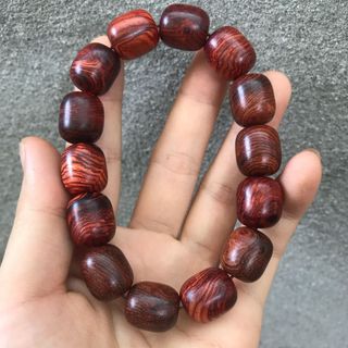 Vòng gỗ sưa Lào 14li