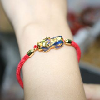 Vòng tay chỉ đỏ mix tỳ hưu đổi màu
