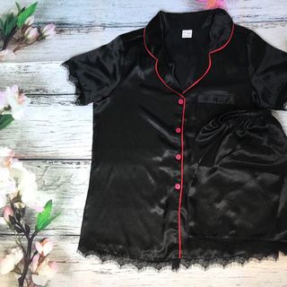 Pyjama cổ viền quần đùi ren
