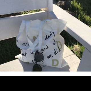 Túi tote hoạt hình và chữ
