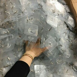 Móc dán tường chịu lực