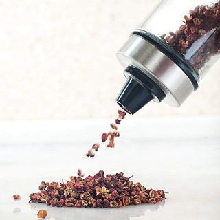 Bộ 6 lọ thủy tinh đựng gia vị kèm giá xoay 360 độ Spice Ack Set 0T-108