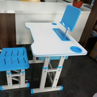 Bàn học cho bé tùy chỉnh độ cao