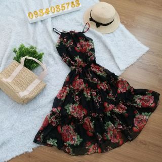Đầm voan hoa cổ yếm