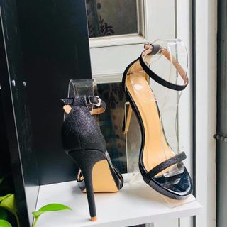 SANDAL DÂY MẢNH ĐEN KIM TUYẾN 11P