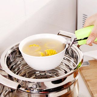 Dụng cụ gắp nóng tiện dụng cho nhà bếp