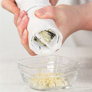Dụng cụ băm tỏi ướt Garlic Master siêu nhanh