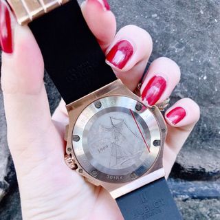 Đồng hồ nam hotlotq