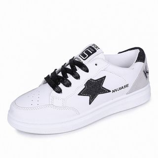 Giày sneaker nữ Màu Trắng hình ngôi sao trẻ trung D2526