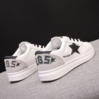Giày sneaker nữ Màu Trắng hình ngôi sao trẻ trung D2526