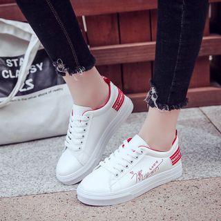 Giày sneaker nữ Màu trắng gót thêu đen đỏ Cá tính D2532