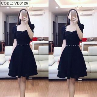 Đầm đen kết hạt