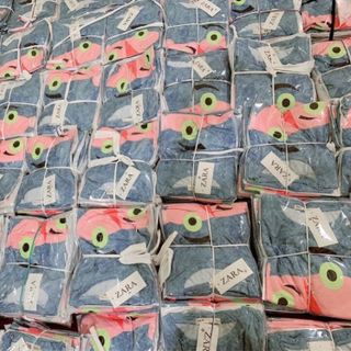 Áo phông xanh pink