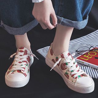 Giày nữ thể thao hình quả dâu tây siêu xinh D2516