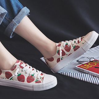Giày nữ thể thao hình quả dâu tây siêu xinh D2516