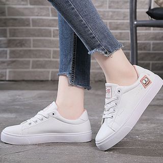 Giày Nữ Thể thao Màu Trắng Đế Bệt Thời Trang D2524