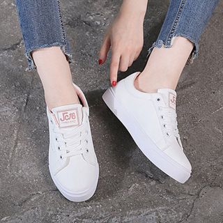 Giày Nữ Thể thao Màu Trắng Đế Bệt Thời Trang D2524