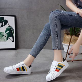 Giày thể thao nữ màu trắng phối màu trẻ trung giá tốt D2596