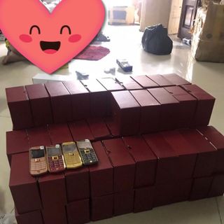 Vertu A8 về rồi nè khách Full hộp 2 pin khách iu nhé Pin sạc đầy đủ Có bảo hành