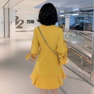 ĐẦM TAY NƠ KHOÁ KÉO