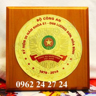 nơi đúc đĩa lưu niệm cung cấp đĩa số lượng lớn bán đĩa trạm khắc quà tặng ngày kỷ niệm